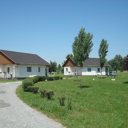 Termal Kemping Apartmanok Tiszaújváros 外观 照片